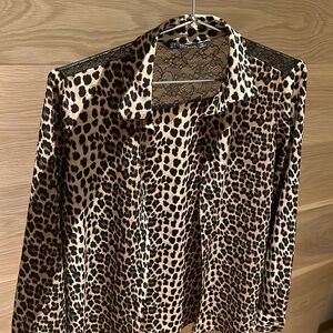 Zara leopard print buttoned shirt with lace detail on shoulders. XS. Like new.